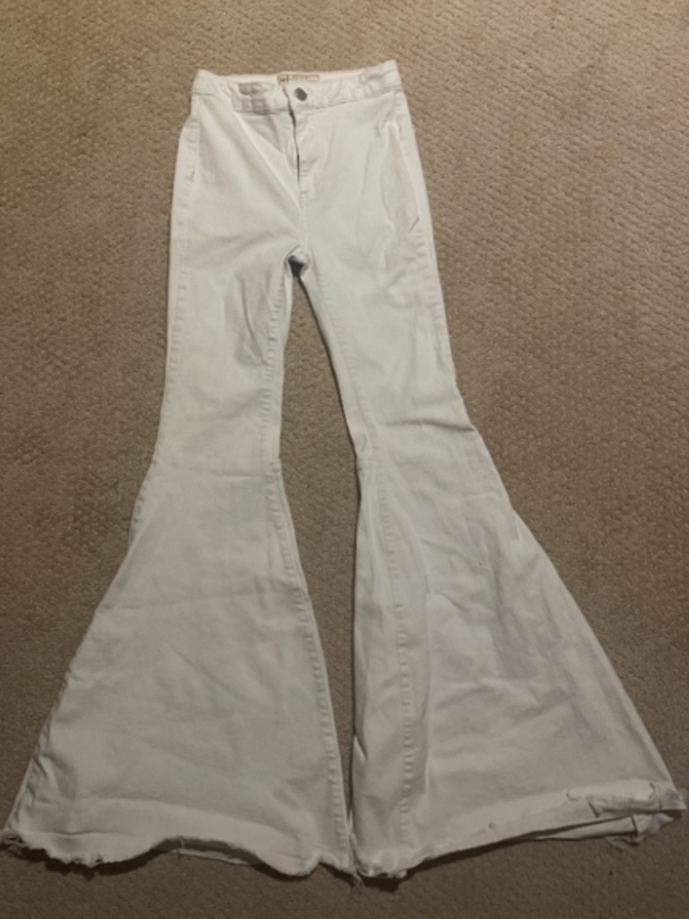 FREE PEOPLE FLAIR OFF WHITE JEANS